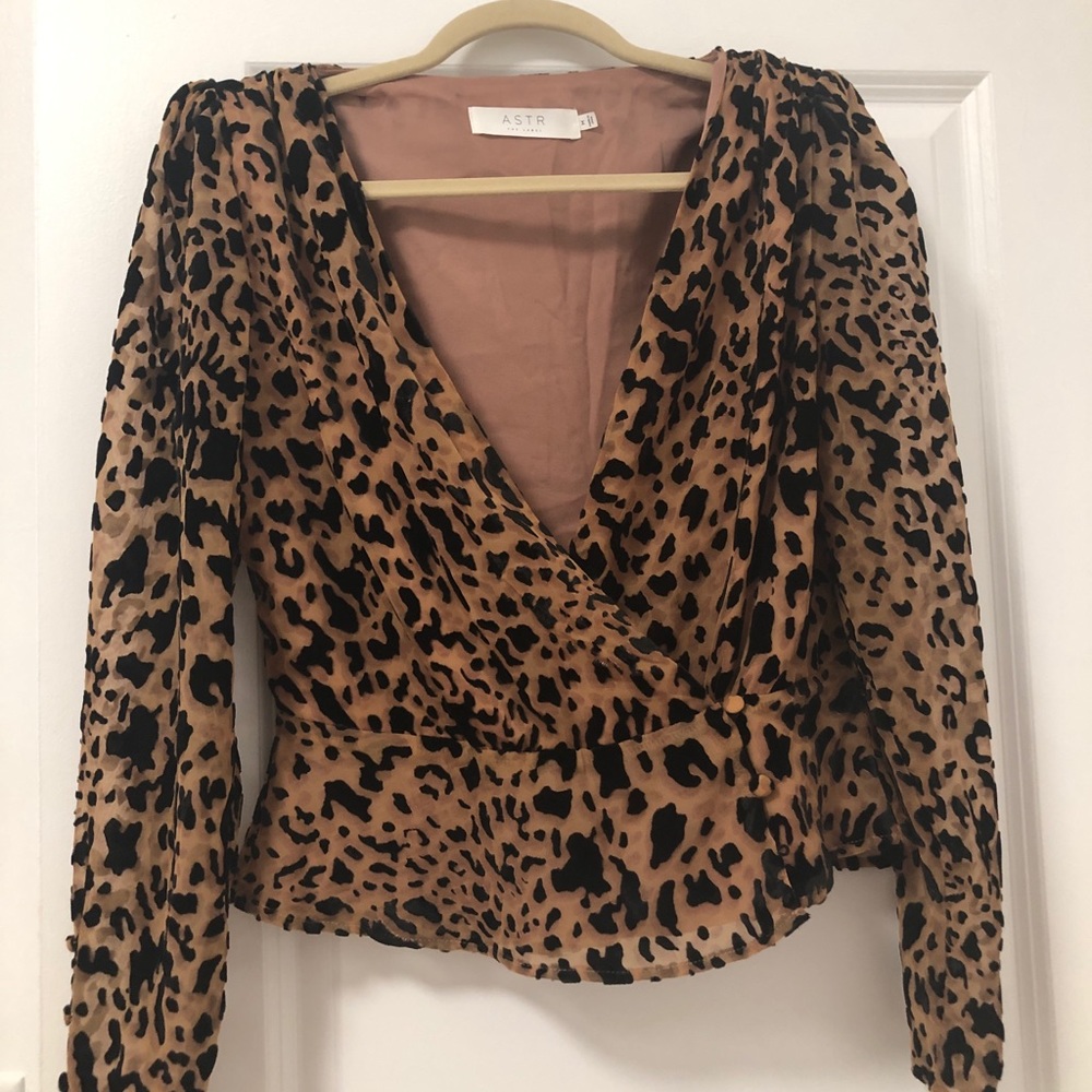 Astr The Label- Iris Leopard Print Top - image 3